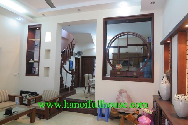 Cho thuê nhà ở quận Ba Đình đẹp, thiết kế hiện đại, nội thất sang trọng