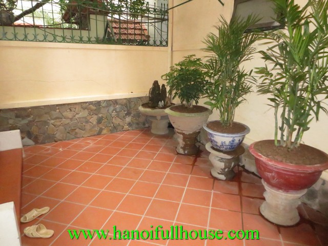 Super cheap house on Tu Hoa street has 4 bedrooms and 4 bathrooms, near Sheraton hotel