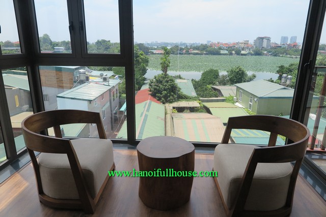 Cho thuê căn hộ view hồ Sen, thiết kế 3 phòng ngủ tuyệt vời cạnh Hồ Tây