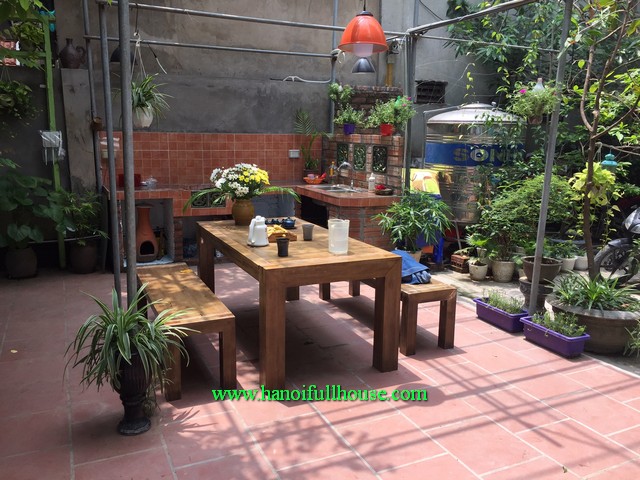 Cho thuê ngôi nhà nhỏ xinh với khu vườn tuyệt đẹp, không gian mở ở Ba Đình