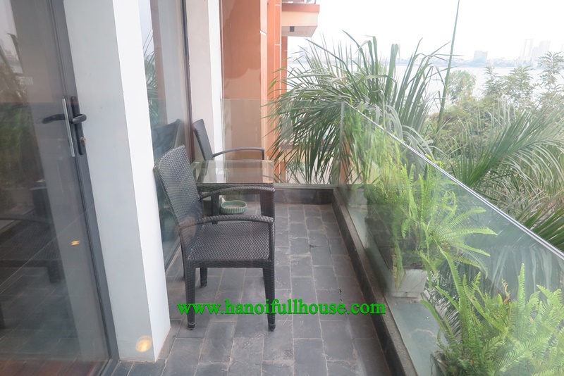 Luxury large & bright apartment, 2 bedrooms, nice balcony, good furniture for rent.