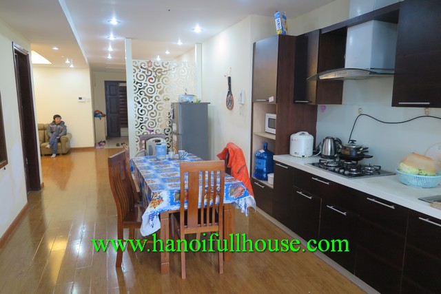 Căn hộ chung cư ba phòng ngủ, thiết kế đẹp ở Ba Đình cho thuê giá rẻ