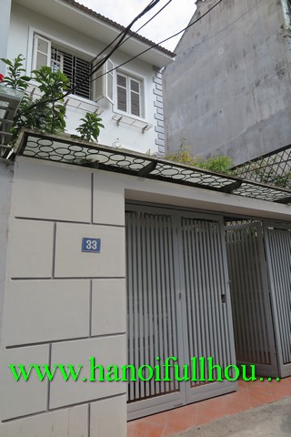 Nhà hai phòng ngủ, đẹp, thiết kế hiện đại, đầy đủ nội thất ở Long Biên