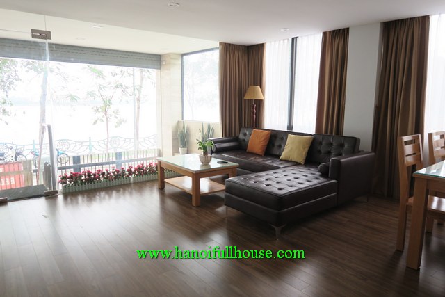 Căn hộ một phòng ngủ mới toanh, nhìn ra Hồ Tây, dịch vụ chuyên nghiệp, thang máy