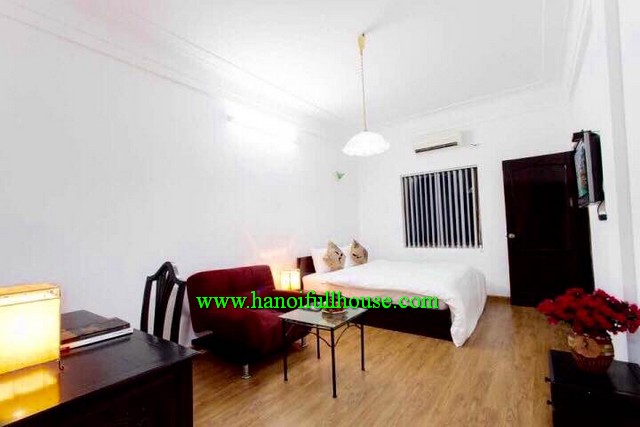 Cho thuê căn hộ hai phòng ngủ cùng thiết kế hiện đại gần Vincom