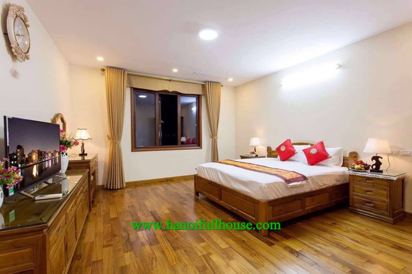 2 bedroom apartment for rent on Thuy Khue street, Ba Dinh dist