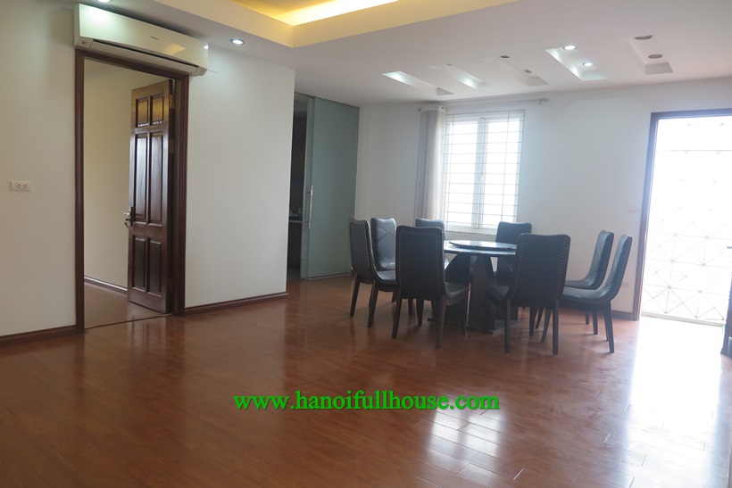 For rent serviced apartment on Van Cao and Lieu Giai road, Ba Dinh dist with bathtub