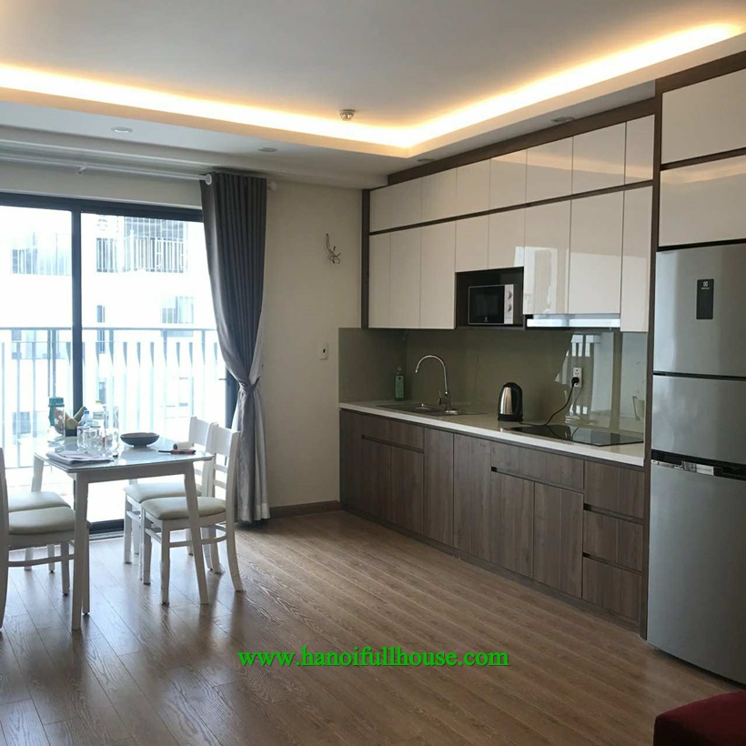 Apartment on high floor in 219 Trung Kinh Building for rent now