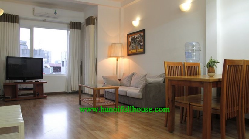 For rent one bedroom apartment with full service in Ba Dinh 