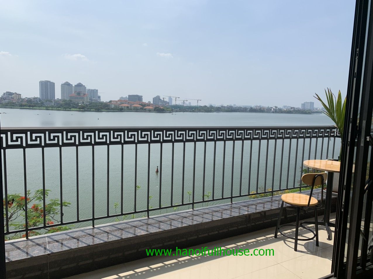 Serviced 2 bedroom apartment to rent with West lake view 