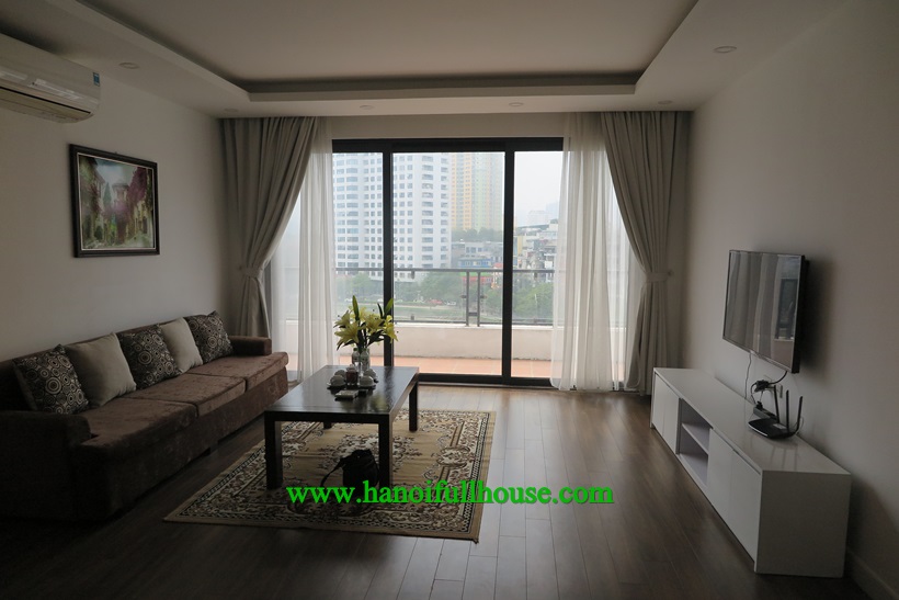 Cho thuê căn hộ đủ đồ, 2 phòng ngủ, view hồ ở Ba Đình