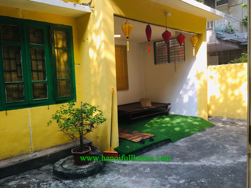 Cho thuê nhà 4 ngủ, có sân vườn, thiết kế độc đáo ở Trung tâm quận Ba Đình