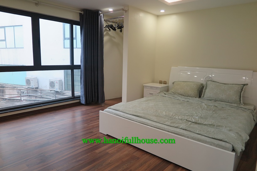 Căn hộ mới tinh, 1 phòng ngủ, nội thất sang trọng ở gần Hồ Ngọc Khánh