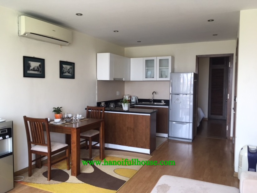 One bedroom apartment with bathtub,lake view in Ha Noi center