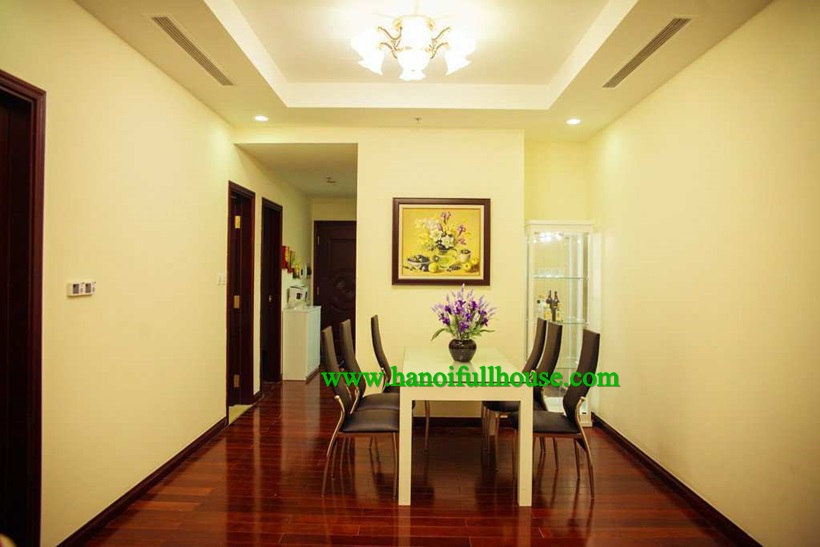 Căn hộ 2 ngủ đẳng cấp cho thuê ở Royal City Nguyễn Trãi