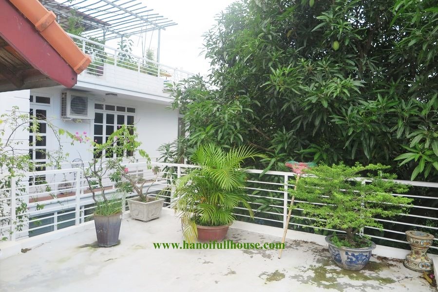 2 bedroom apartment with wonderful garden in Tay Ho dist
