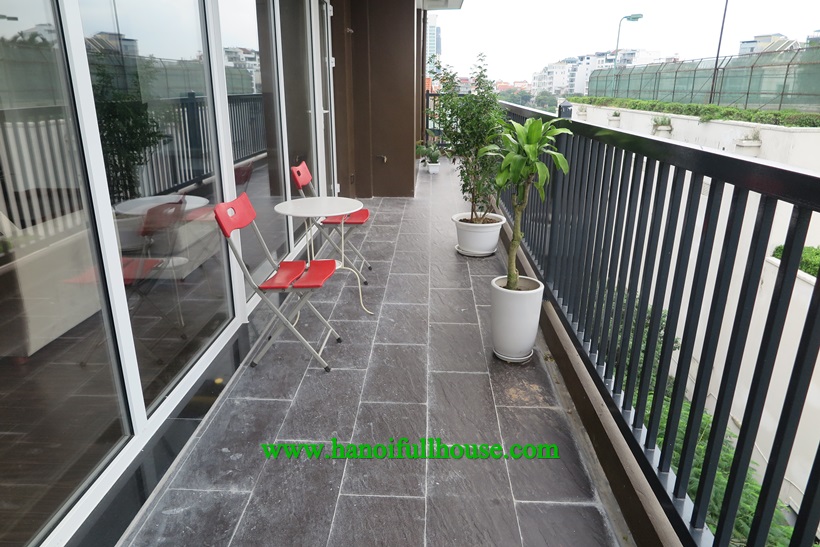 Pretty nice apartment 03 bedroom, good furniture view the lake on Tu Hoa street