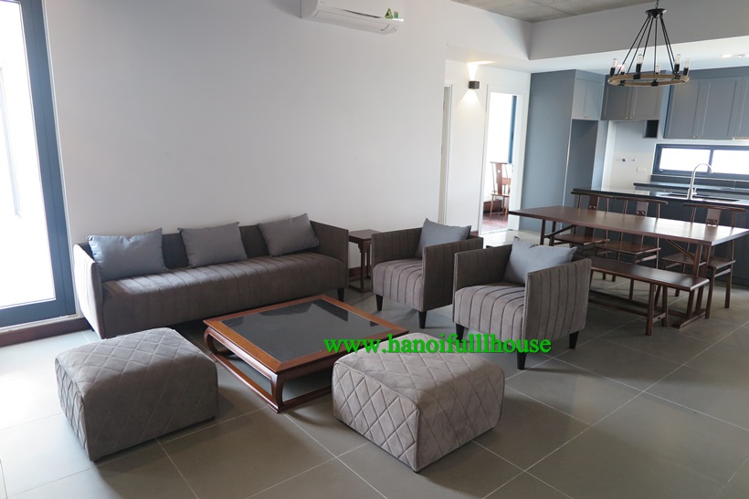 Pretty charming serviced apartment 2 bedrooms,bright,nice and big balcony in Au Co