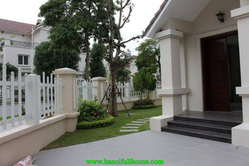 Amazing Villa in Vinhomes riverside, Long Bien dist for rent now