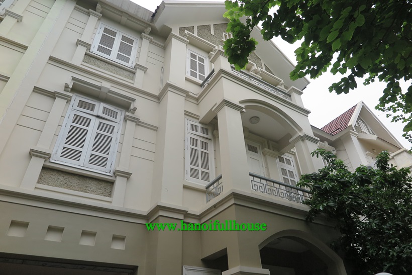 For rent villa CIPUTRA in the T area full furnished, 04 bedrooms
