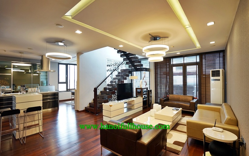 Amazing! Great duplex apartment with 3 bedrooms and lake view terrace