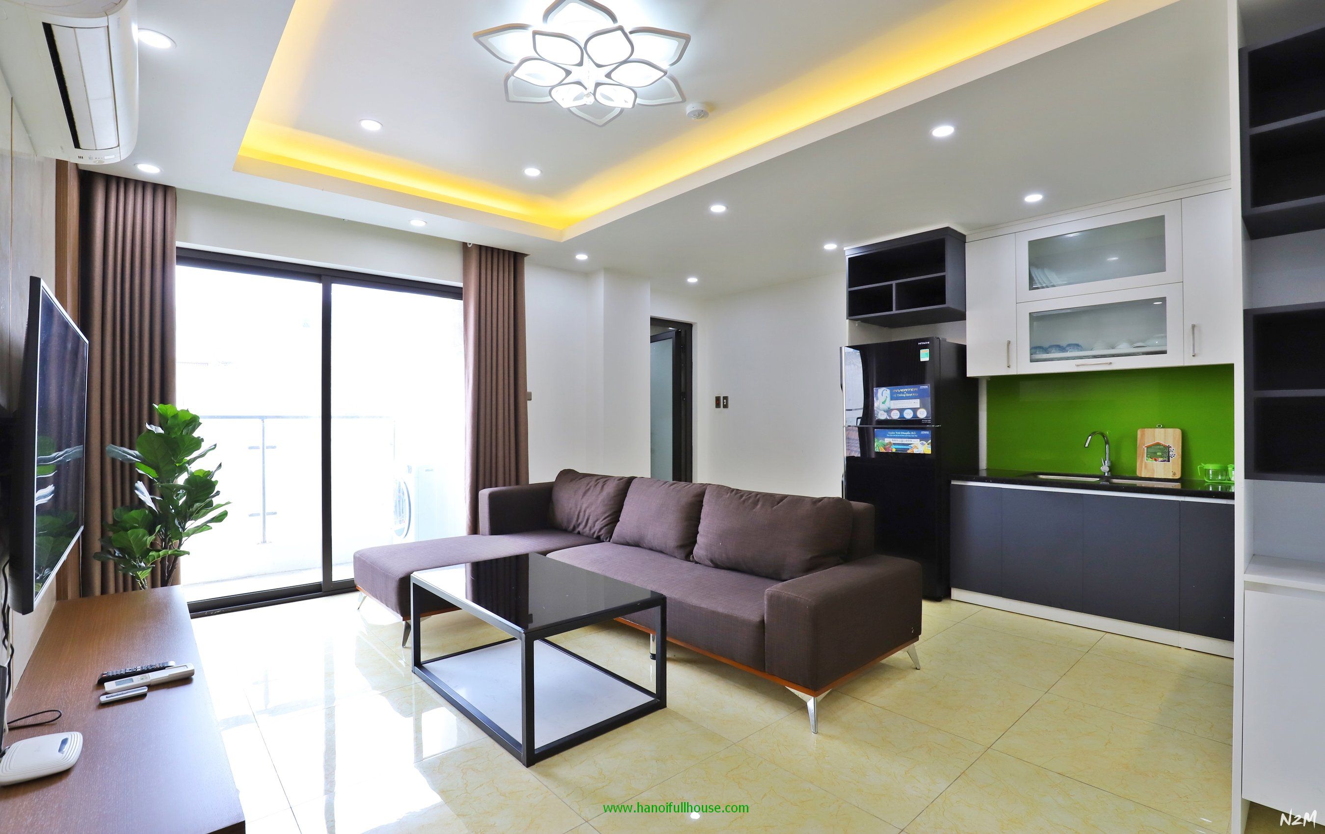 Căn hộ 1 ngủ mới, đủ tiện nghi, ban công ở Xuân La cho thuê