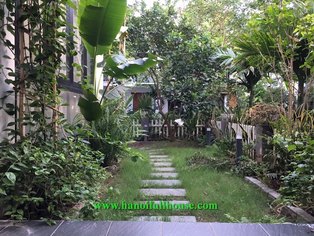 Cho thuê biệt thự song lập, 4 phòng ngủ tại phố Thảo Nguyên - Khu đô thị Ecopark- Văn Giang- Hưng Yên.
