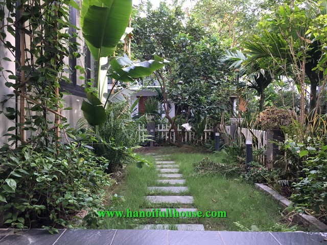 Cho thuê biệt thự song lập, 4 phòng ngủ tại phố Thảo Nguyên - Khu đô thị Ecopark- Văn Giang- Hưng Yên.