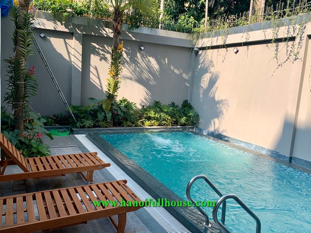 Căn hộ 2 phòng ngủ tuyệt đẹp tại phố Đặng Thai Mai, ô tô đỗ cửa, sân thượng, bể bơi cho thuê.
