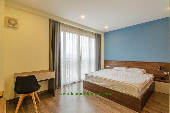 Cho thuê căn hộ 2 phòng ngủ đẹp, nhiều ánh sáng giá rẻ ở Tây Hồ