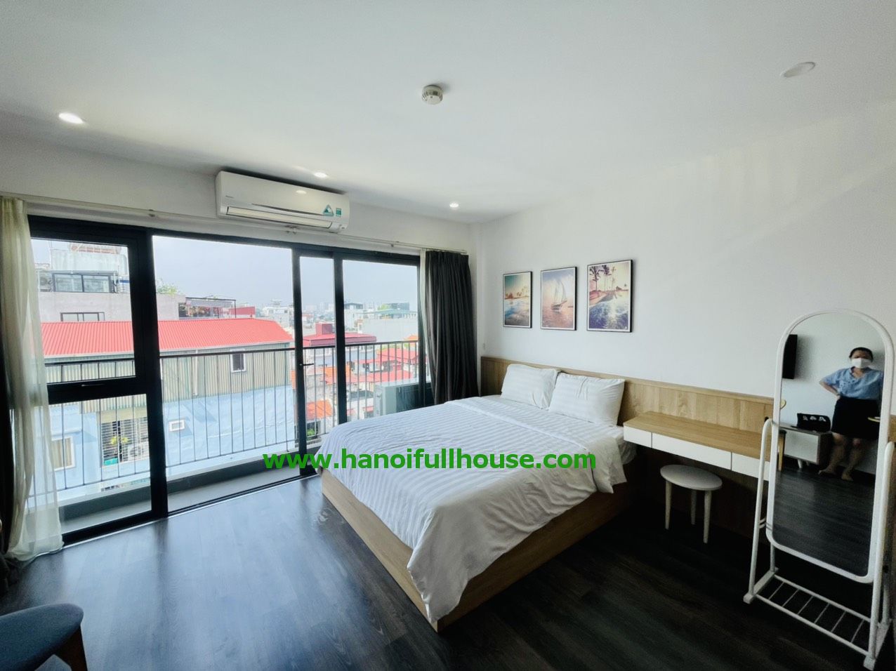 Modern, bright & fully serviced studio located on Xuan Dieu street with a very favorable price