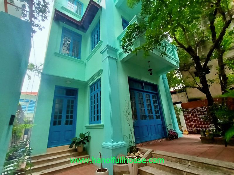 Căn hộ dịch vụ 1 ngủ hiện đại có ban công rộng tại Tô Ngọc Vân cho thuê