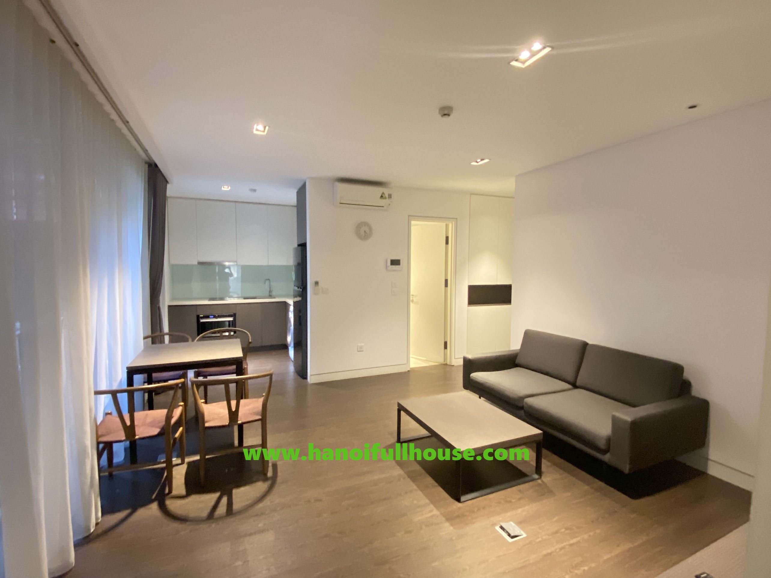 Modern & spacious 1-BR serviced apartment in the heart of Tay Ho district