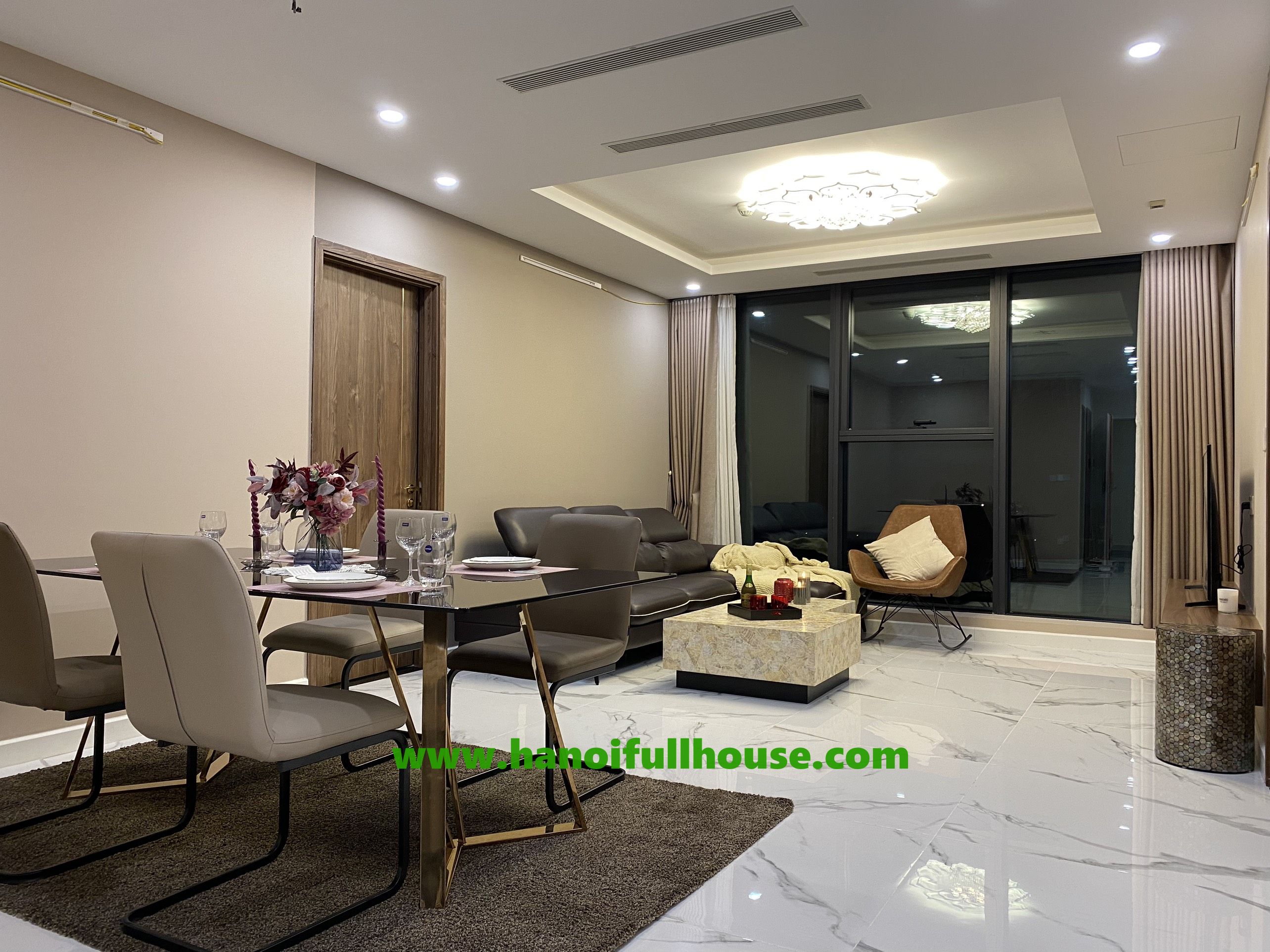 Luxury and modern 2 bedroom apartment in Sunshine City