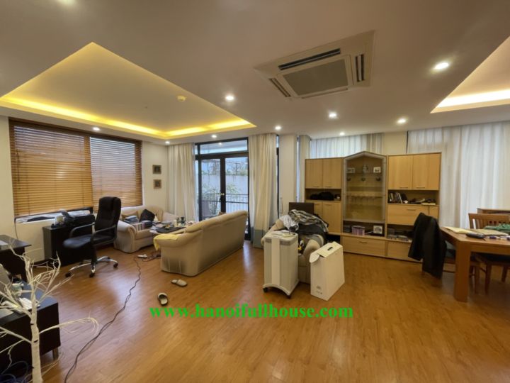 Modern 3 bedrooms apartment in Quang Khanh close to the Westlake for rent